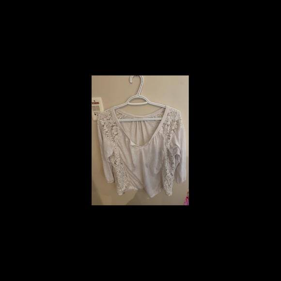 Soft white shirt - Picture 1 of 1